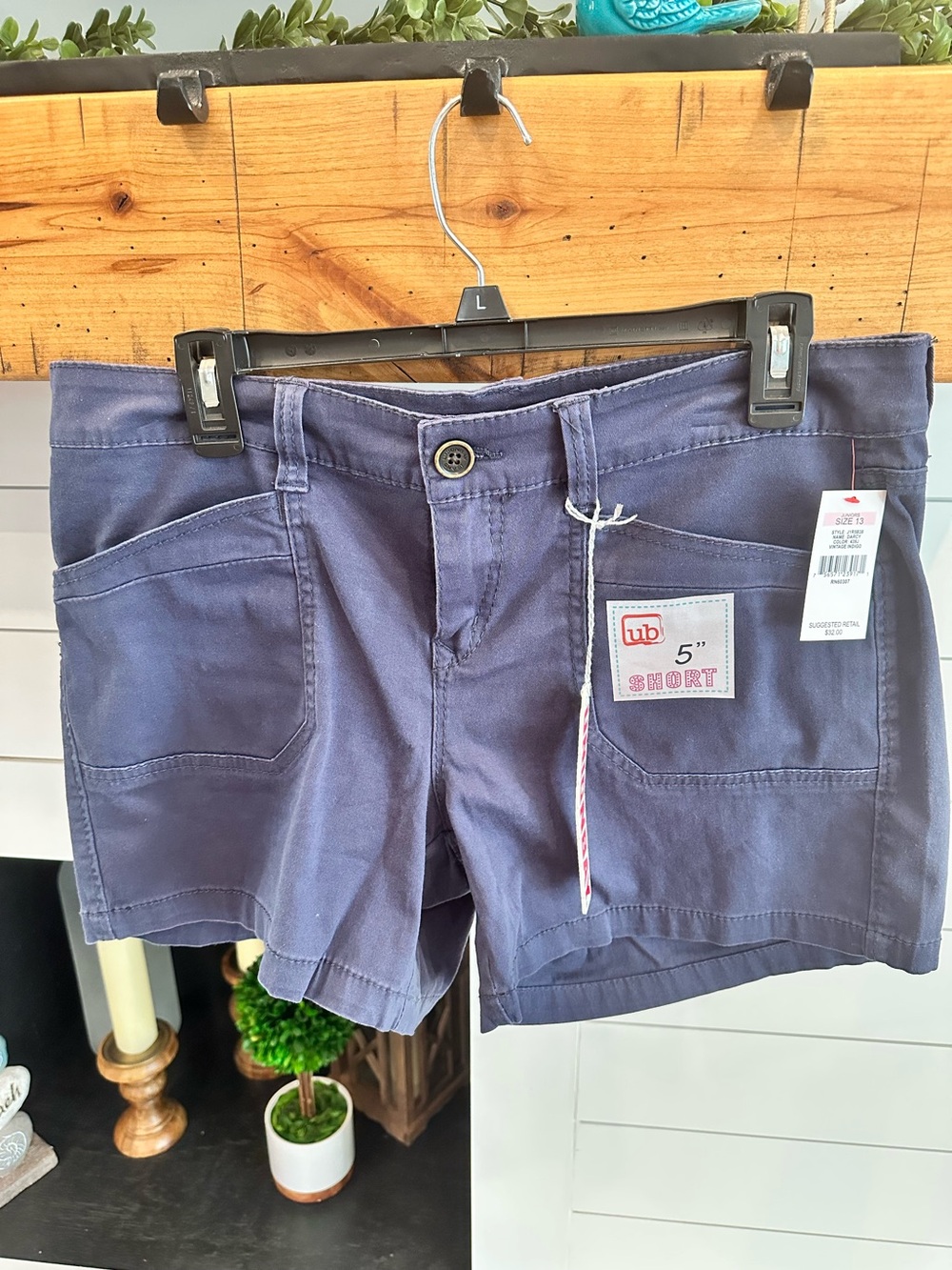 UNIONBAY NWT Navy Stretch Blend Shorts with back flap pockets